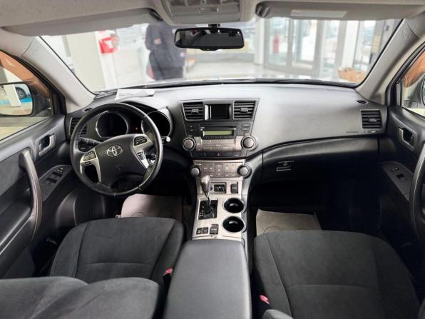 Toyota Highlander II (XU40) Рестайлинг с пробегом 2012 года, цена 1 749 000 рублей, 136137 км, внедорожник, Автокод Объявления