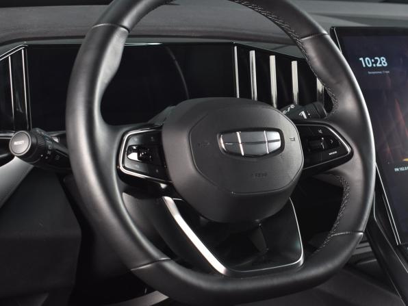 Geely Atlas II с пробегом 2023 года, цена 2 749 999 рублей, 5428 км, внедорожник, Автокод Объявления