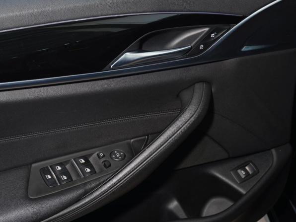 BMW 5 серии VII (G30/G31/G38) с пробегом 2018 года, цена 3 098 000 рублей, 133693 км, седан, Автокод Объявления