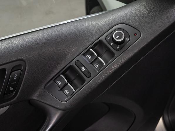 Volkswagen Tiguan I Рестайлинг с пробегом 2012 года, цена 1 699 000 рублей, 124000 км, внедорожник, Автокод Объявления