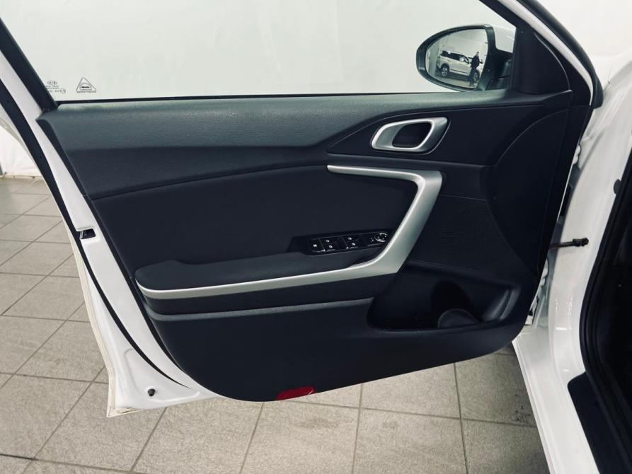 Kia Ceed III Санкт-Петербург  - изображение 17