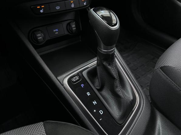 Hyundai Solaris II Рестайлинг с пробегом 2021 года, цена 1 650 000 рублей, 94222 км, седан, Автокод Объявления