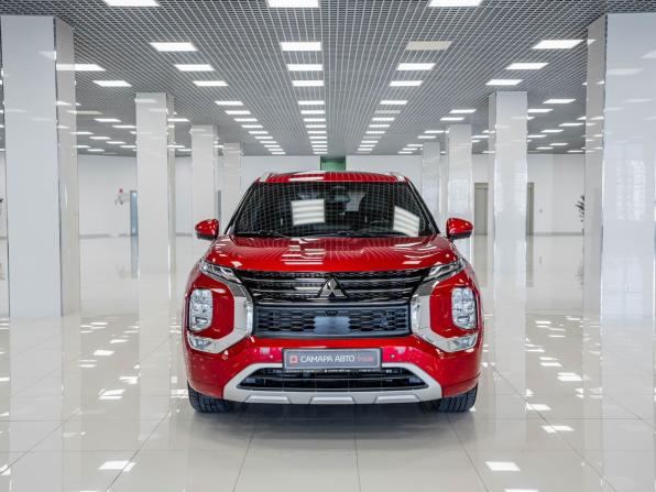Mitsubishi Outlander IV с пробегом 2023 года, цена 3 946 000 рублей, 30556 км, внедорожник, Автокод Объявления