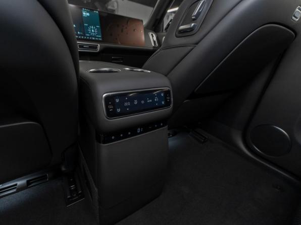 Li Auto (Lixiang) L9 I Рестайлинг с пробегом 2024 года, цена 8 157 000 рублей, 78 км, внедорожник, Автокод Объявления