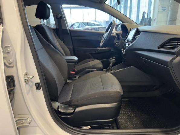 Hyundai Solaris II Рестайлинг с пробегом 2022 года, цена 1 819 000 рублей, 50905 км, седан, Автокод Объявления