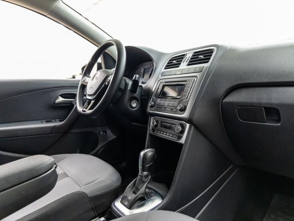 Volkswagen Polo V Рестайлинг с пробегом 2016 года, цена 1 078 000 рублей, 171058 км, седан, Автокод Объявления