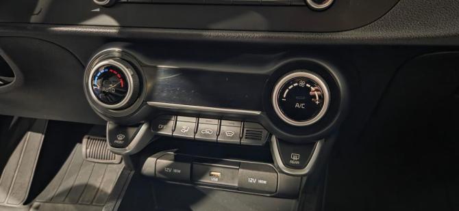 Kia Rio IV Рестайлинг с пробегом 2020 года, цена 1 600 000 рублей, 38239 км, седан, Автокод Объявления