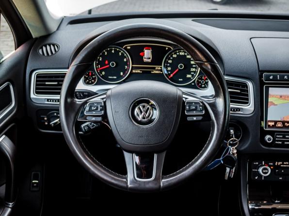 Volkswagen Touareg II Рестайлинг с пробегом 2016 года, цена 3 350 000 рублей, 92676 км, внедорожник, Автокод Объявления