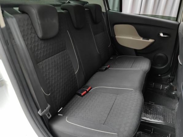 Renault Logan II с пробегом 2017 года, цена 895 000 рублей, 55000 км, седан, Автокод Объявления