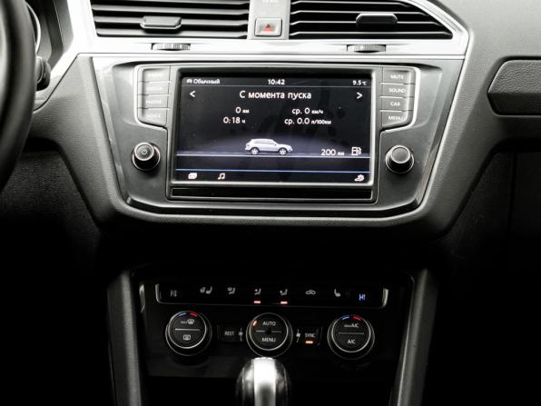 Volkswagen Tiguan II с пробегом 2017 года, цена 1 895 000 рублей, 239496 км, внедорожник, Автокод Объявления