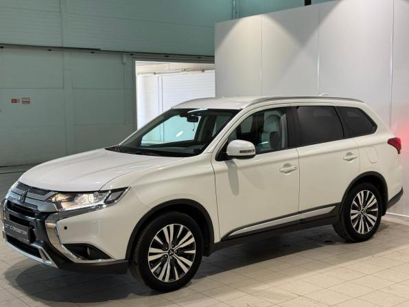 Mitsubishi Outlander III Рестайлинг 3 с пробегом 2020 года, цена 2 545 000 рублей, 58024 км, внедорожник, Автокод Объявления
