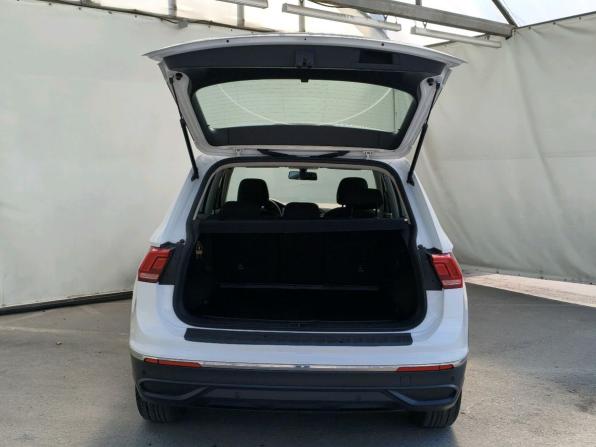 Volkswagen Tiguan II Рестайлинг с пробегом 2021 года, цена 1 900 000 рублей, 179789 км, внедорожник, Автокод Объявления