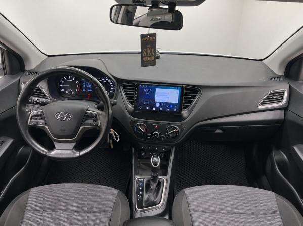 Hyundai Solaris II с пробегом 2017 года, цена 1 350 500 рублей, 121000 км, седан, Автокод Объявления