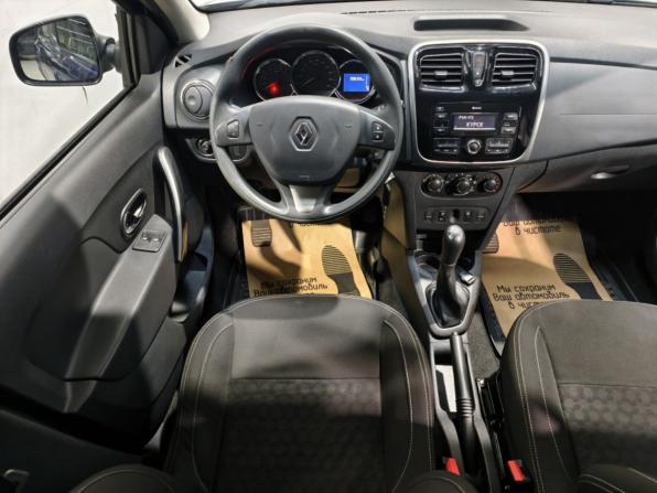 Renault Logan II с пробегом 2018 года, цена 899 000 рублей, 82000 км, седан, Автокод Объявления