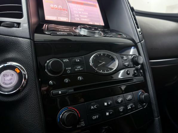 Infiniti QX70 с пробегом 2016 года, цена 2 250 000 рублей, 218902 км, внедорожник, Автокод Объявления