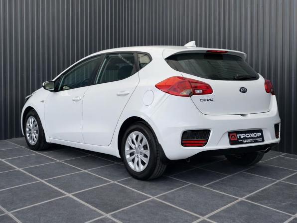 Kia Ceed II Рестайлинг с пробегом 2017 года, цена 1 227 000 рублей, 174863 км, хэтчбек, Автокод Объявления