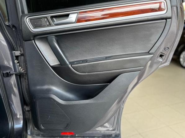 Volkswagen Touareg II с пробегом 2010 года, цена 1 900 000 рублей, 241319 км, внедорожник, Автокод Объявления