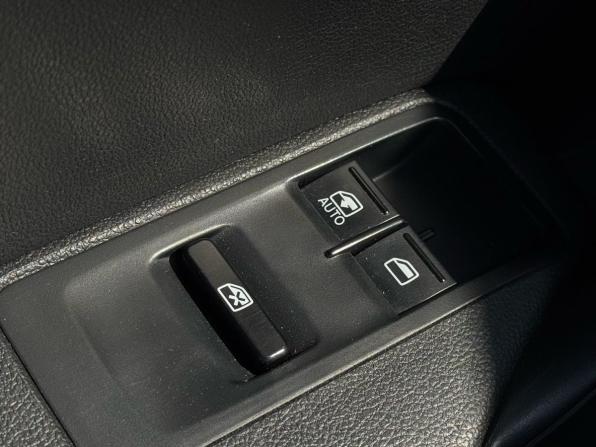 Volkswagen Polo V Рестайлинг с пробегом 2015 года, цена 849 000 рублей, 175710 км, седан, Автокод Объявления