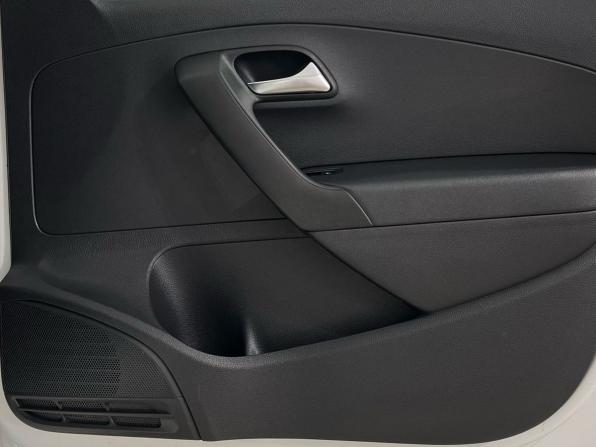 Volkswagen Polo V Рестайлинг с пробегом 2016 года, цена 1 079 000 рублей, 101414 км, седан, Автокод Объявления