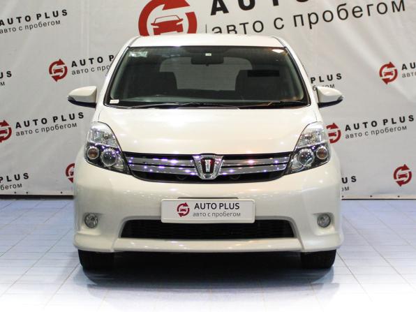 Toyota ISis I Рестайлинг с пробегом 2015 года, цена 1 669 000 рублей, 106336 км, компактвэн, Автокод Объявления