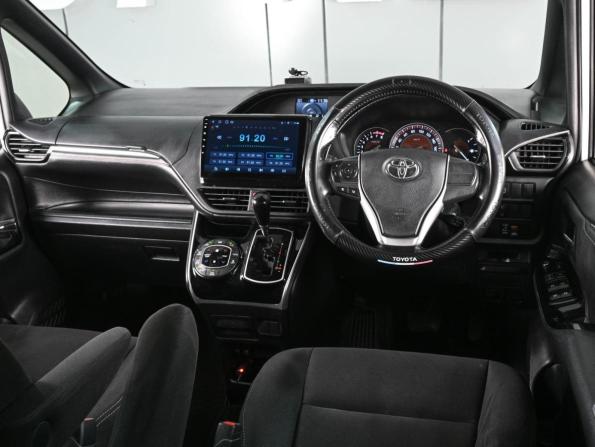 Toyota Esquire I Рестайлинг с пробегом 2017 года, цена 2 349 000 рублей, 149884 км, минивэн, Автокод Объявления