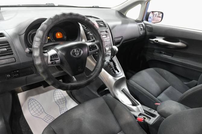 Toyota Auris I Рестайлинг с пробегом 2012 года, цена 1 049 000 рублей, 148400 км, хэтчбек, Автокод Объявления