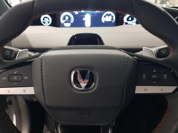 Changan UNI-V I с пробегом 2024 года, цена 2 400 000 рублей, 1791 км, лифтбек, Автокод Объявления