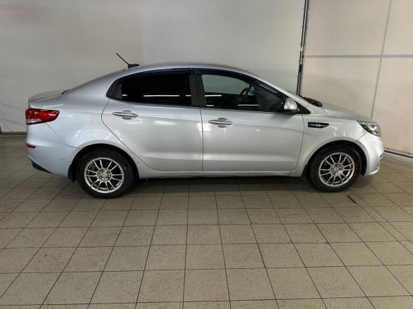 Kia Rio III Рестайлинг с пробегом 2017 года, цена 990 000 рублей, 156615 км, седан, Автокод Объявления