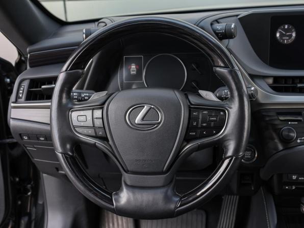 Lexus ES VII с пробегом 2018 года, цена 3 575 000 рублей, 147299 км, седан, Автокод Объявления