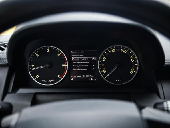 Land Rover Discovery IV Рестайлинг с пробегом 2014 года, цена 1 789 000 рублей, 317795 км, внедорожник, Автокод Объявления
