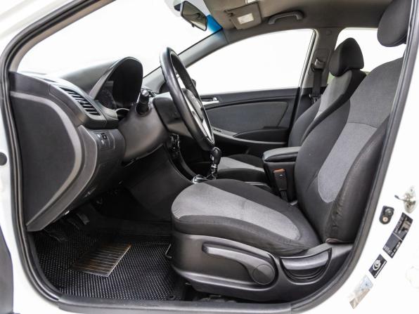 Hyundai Solaris I с пробегом 2013 года, цена 587 000 рублей, 279954 км, седан, Автокод Объявления