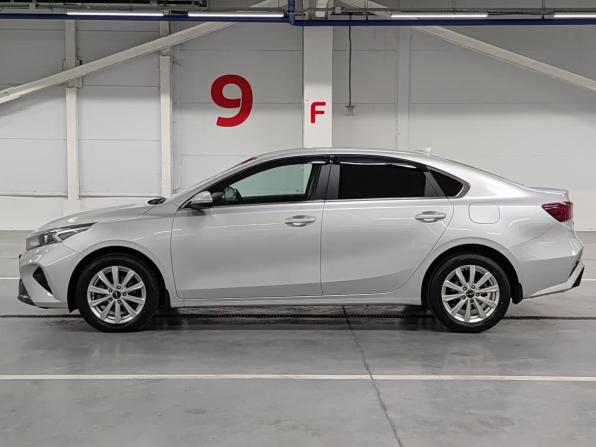 Kia Cerato IV Рестайлинг с пробегом 2021 года, цена 2 390 000 рублей, 57176 км, седан, Автокод Объявления