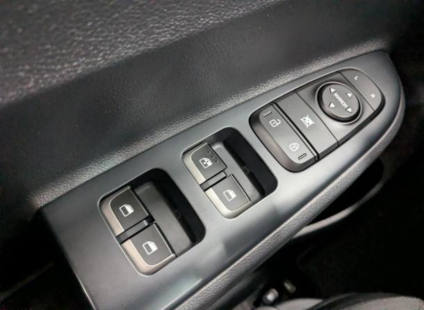 Kia Rio IV Рестайлинг с пробегом 2021 года, цена 1 725 000 рублей, 35989 км, седан, Автокод Объявления