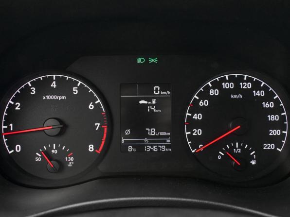 Hyundai Solaris II с пробегом 2017 года, цена 1 035 000 рублей, 134679 км, седан, Автокод Объявления