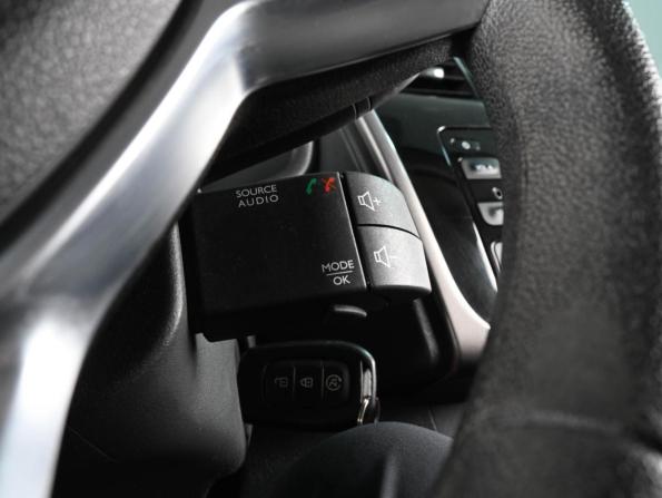 Renault Logan II Рестайлинг с пробегом 2022 года, цена 1 419 000 рублей, 70634 км, седан, Автокод Объявления