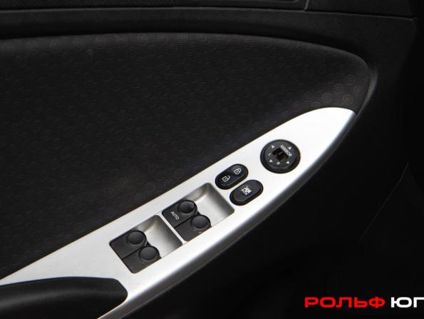 Hyundai Solaris I с пробегом 2012 года, цена 828 000 рублей, 122805 км, хэтчбек, Автокод Объявления