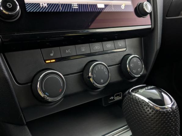 Skoda Octavia III (A7) Рестайлинг с пробегом 2020 года, цена 1 695 000 рублей, 130091 км, лифтбек, Автокод Объявления