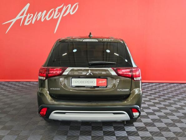 Mitsubishi Outlander III Рестайлинг 3 с пробегом 2019 года, цена 1 995 000 рублей, 135544 км, внедорожник, Автокод Объявления