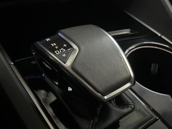 Volkswagen Touareg III с пробегом 2018 года, цена 3 655 000 рублей, 389636 км, внедорожник, Автокод Объявления