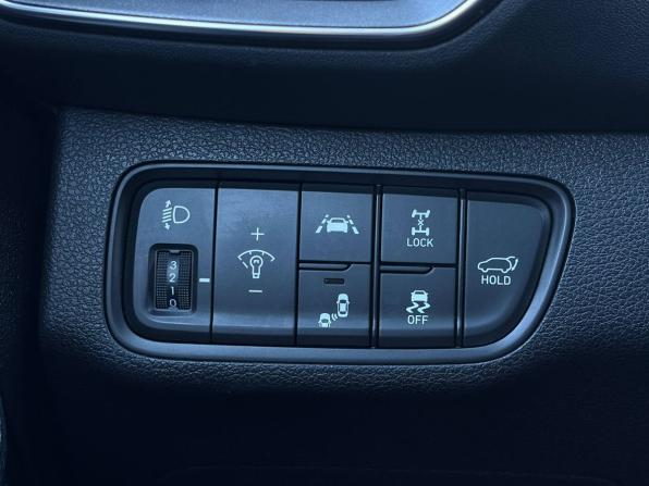 Hyundai Santa Fe IV с пробегом 2018 года, цена 2 999 000 рублей, 111117 км, внедорожник, Автокод Объявления