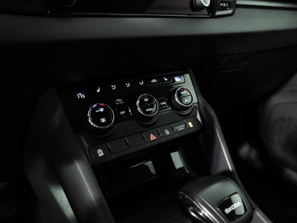 Skoda Karoq I с пробегом 2020 года, цена 2 170 000 рублей, 48458 км, внедорожник, Автокод Объявления
