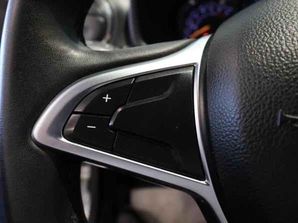 Renault Sandero II Рестайлинг с пробегом 2020 года, цена 1 345 000 рублей, 31494 км, хэтчбек, Автокод Объявления