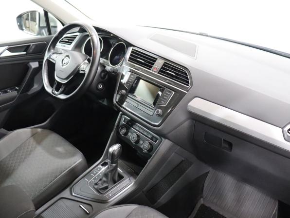 Volkswagen Tiguan II с пробегом 2017 года, цена 2 097 000 рублей, 123331 км, внедорожник, Автокод Объявления