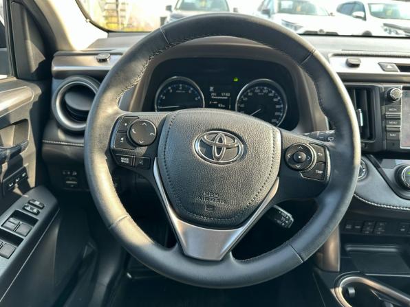 Toyota RAV4 IV (XA40) Рестайлинг с пробегом 2017 года, цена 2 370 000 рублей, 158642 км, внедорожник, Автокод Объявления