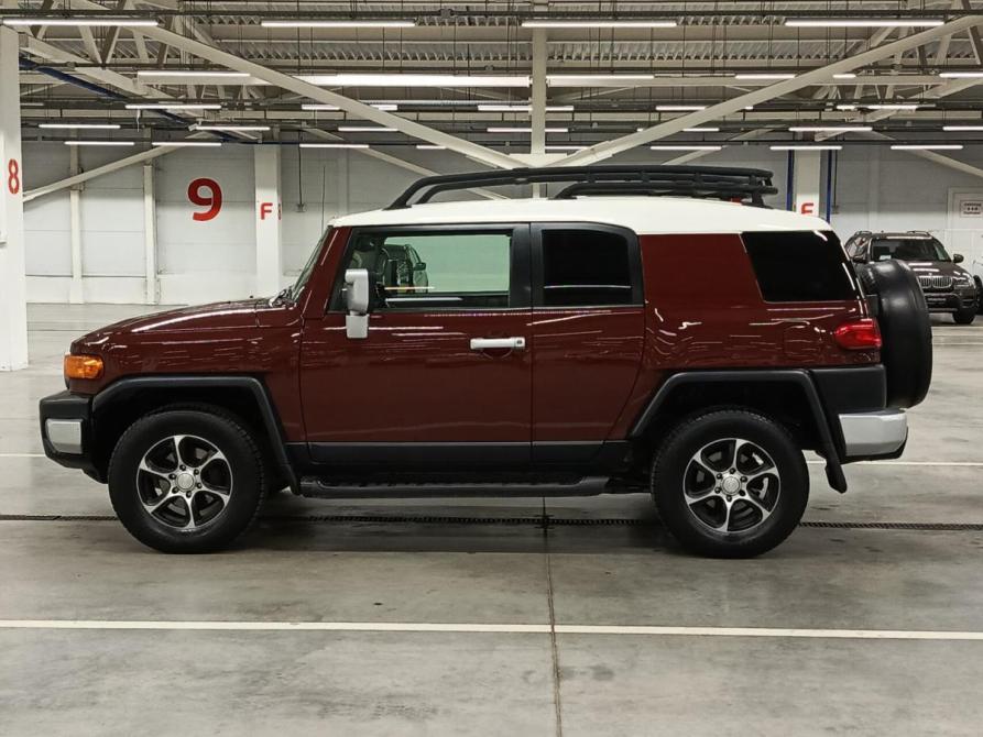 Toyota FJ Cruiser Казань  - изображение 10