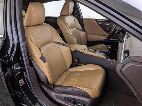 Lexus ES VII с пробегом 2018 года, цена 3 370 000 рублей, 114624 км, седан, Автокод Объявления