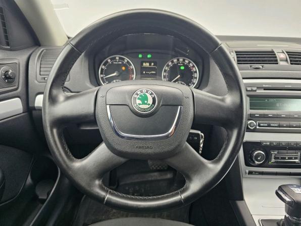 Skoda Octavia II (A5) Рестайлинг с пробегом 2010 года, цена 899 000 рублей, 131702 км, лифтбек, Автокод Объявления
