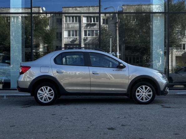 Renault Logan II Рестайлинг с пробегом 2022 года, цена 1 407 000 рублей, 22786 км, седан, Автокод Объявления
