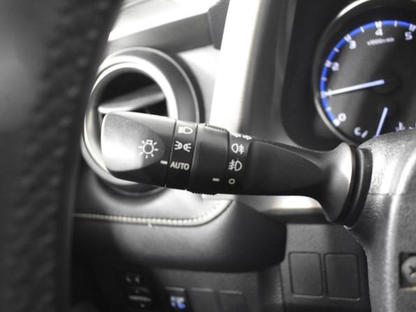 Toyota RAV4 IV (XA40) Рестайлинг с пробегом 2017 года, цена 1 784 900 рублей, 267738 км, внедорожник, Автокод Объявления