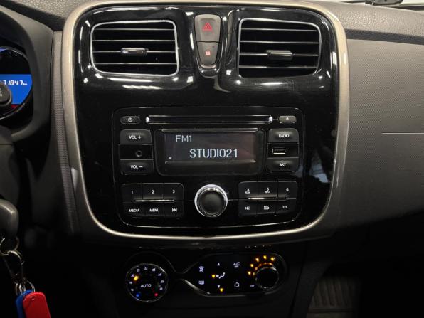 Renault Sandero II с пробегом 2016 года, цена 859 000 рублей, 71630 км, хэтчбек, Автокод Объявления